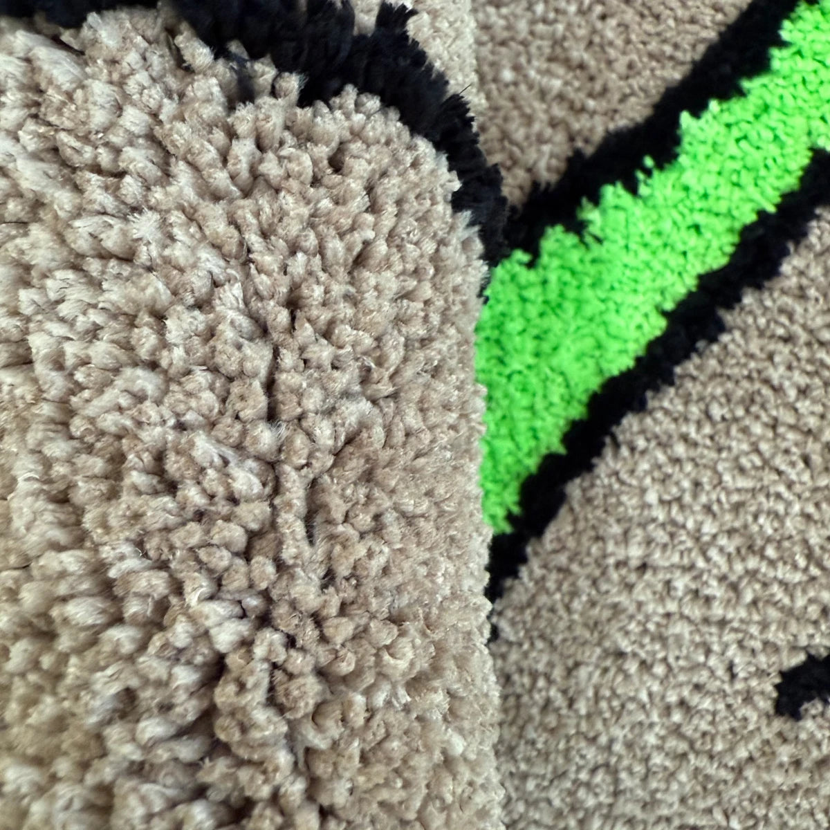 Green Bikini Silhouette Rug – Modern Body Art Tufted Floor Mat for Bedroom or Studio Decor.