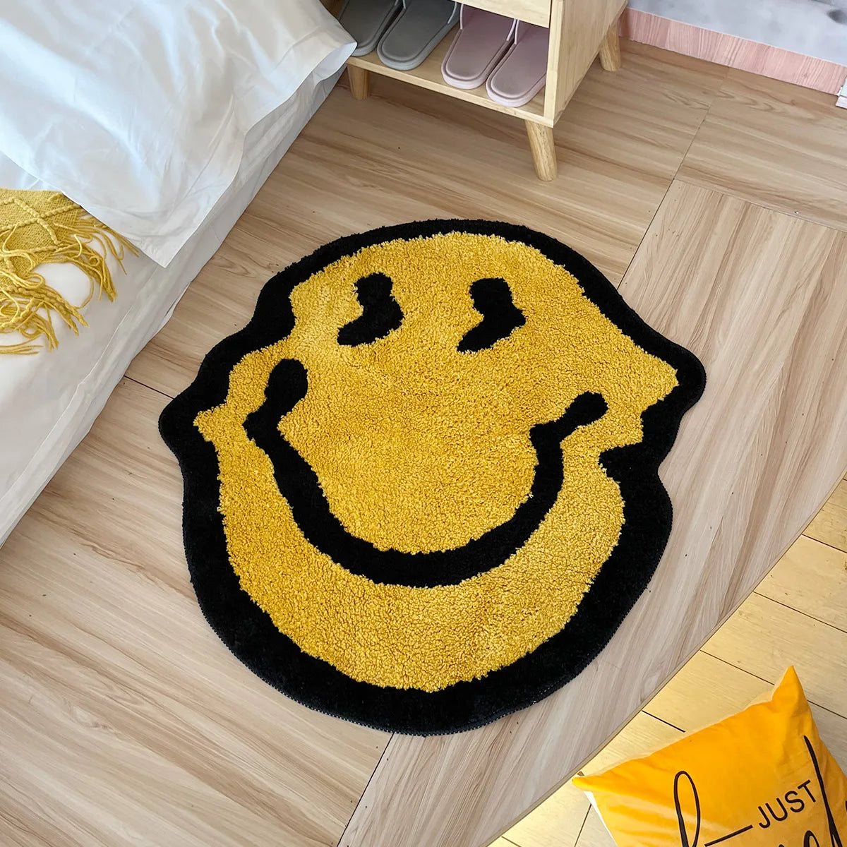 Smiley Face Tufted Rug – Retro illusion Floor Mat for Bedroom or Studio
